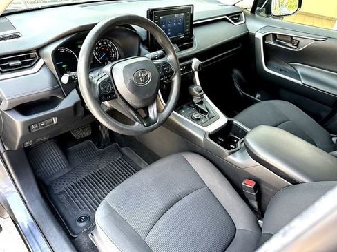 Used 2022 Toyota RAV4 LE AWD/4WD image 13