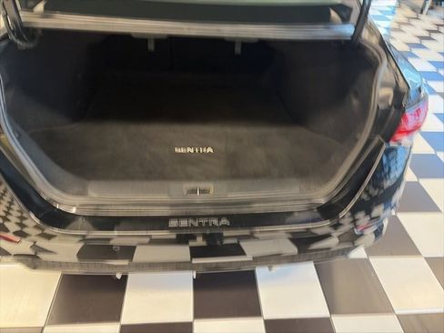 Used 2022 Nissan Sentra SV w/ Trunk Package image 11