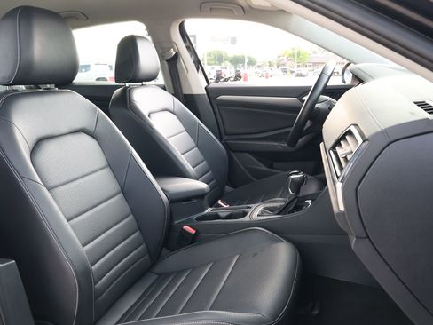 Used 2024 Volkswagen Jetta SE FWD image 31