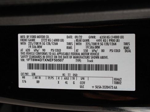 Certified 2022 Ford F450 Platinum w/ FX4 Off-Road Package image 25