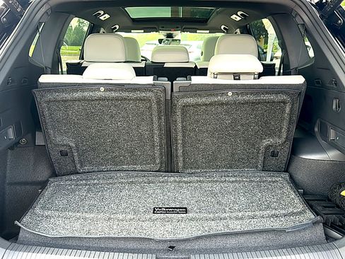 Used 2024 Volkswagen Tiguan SE R-Line w/ MDO Package, Three-Row FWD image 23