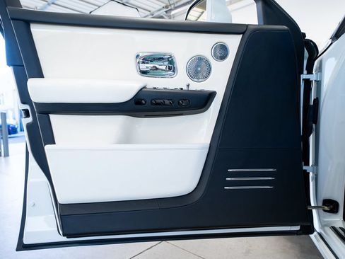 Used 2019 Rolls-Royce Phantom Sedan RWD image 24