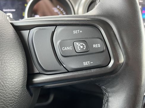 Used 2023 Jeep Wrangler Unlimited w/ Cold Weather Group image 22