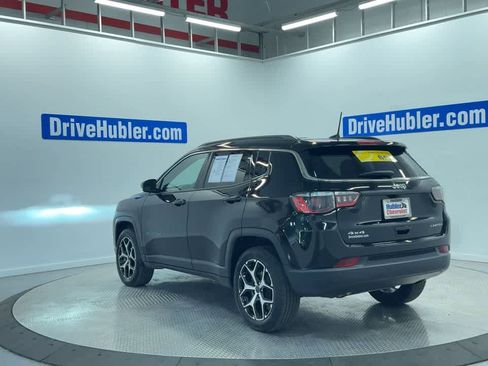 Used 2025 Jeep Compass Limited image 9