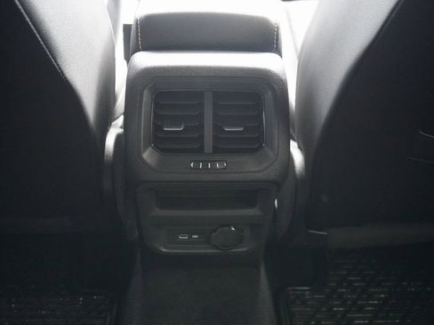 Used 2021 Volkswagen Tiguan SEL Premium R-Line image 26