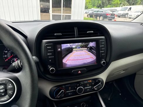Used 2022 Kia Soul LX FWD image 21