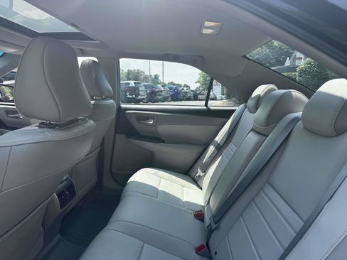 Used 2015 Toyota Camry XLE w/ Moonroof Package FWD image 13