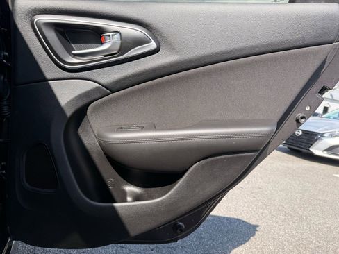 Used 2016 Chrysler 200 Limited image 26