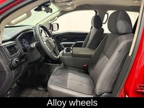 Used 2023 Nissan Titan SV image 16