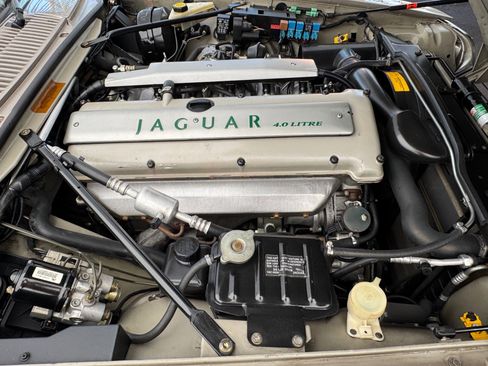 Used 1996 Jaguar XJS 4.0 Convertible image 31