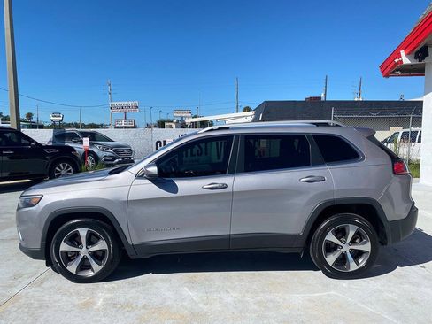 Used 2019 Jeep Cherokee Limited FWD image 4