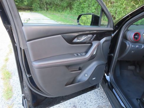 Used 2022 Chevrolet Blazer RS w/ Enhanced Convenience Package image 32