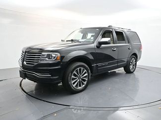 Used 2017 Lincoln Navigator Select video 3