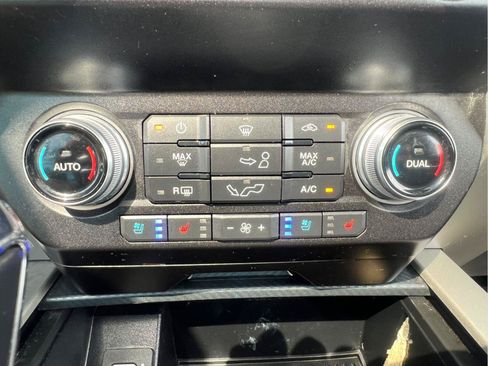 Used 2020 Ford F150 Lariat w/ Equipment Group 502A Luxury AWD/4WD image 42