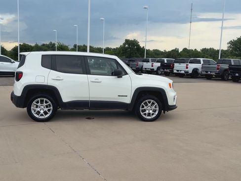Used 2023 Jeep Renegade Latitude AWD/4WD image 9