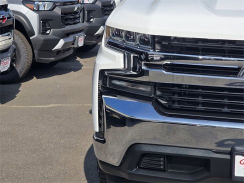 Used 2019 Chevrolet Silverado 1500 LT w/ All-Star Edition image 3