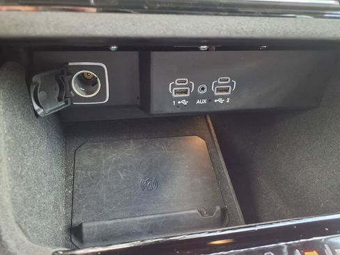 Used 2024 Jeep Wagoneer Series II w/ Flexible Seating Group RWD image 10