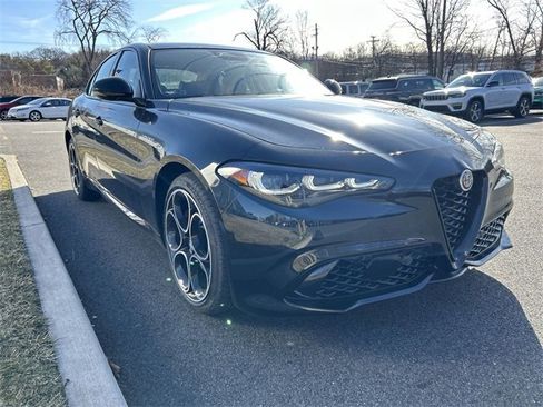 New 2025 Alfa Romeo Giulia AWD w/ Veloce Package AWD image 2