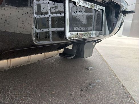 Used 2024 Land Rover Defender 110 X-Dynamic SE image 11