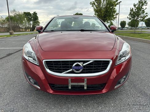 Used 2013 Volvo C70 T5 FWD image 2
