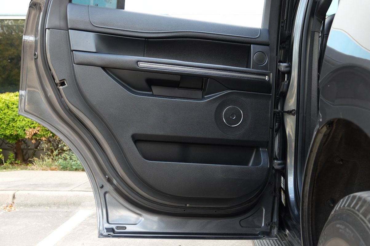 Used 2018 Ford Expedition XLT w/ Equipment Group 201A RWD image 37