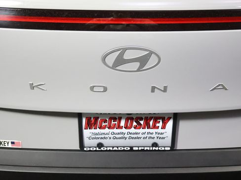 Used 2025 Hyundai Kona SEL FWD image 8