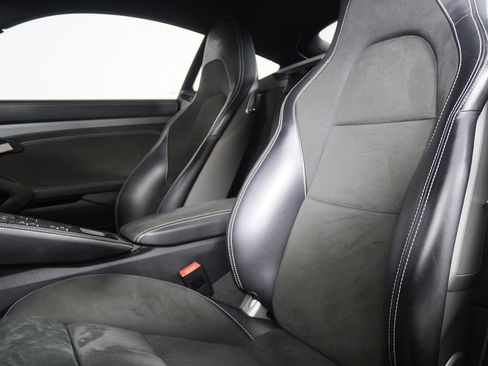 Used 2021 Porsche 718 Cayman GT4 image 16