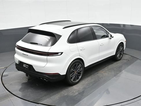 Certified 2025 Porsche Cayenne S AWD/4WD image 30