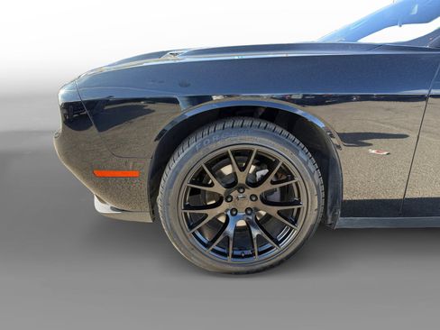 Used 2020 Dodge Challenger SXT image 9