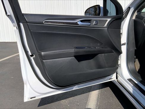 Used 2015 Ford Fusion SE w/ Equipment Group 202A image 20