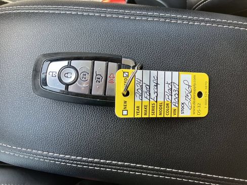 Used 2024 Ford Escape Platinum AWD/4WD image 21