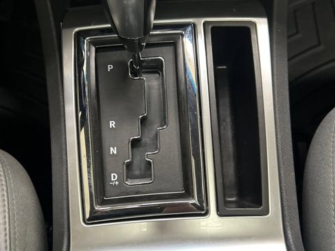 Used 2005 Dodge Magnum R/T w/ Convenience Group II RWD image 14