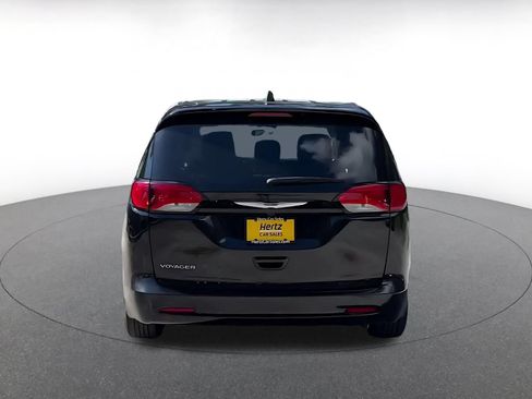 Used 2024 Chrysler Voyager LX FWD image 12