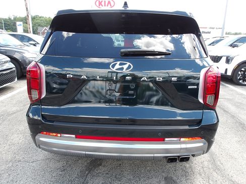 Certified 2023 Hyundai Palisade Calligraphy w/ Cargo Package AWD/4WD image 8