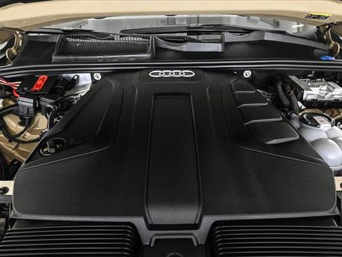 Certified 2025 Audi Q7 2.0T Premium Plus image 25