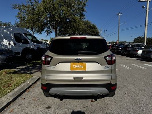 Used 2018 Ford Escape SE w/ Ford Safe & Smart Package image 6