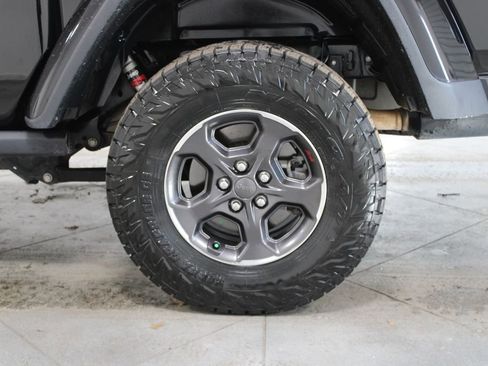 Used 2021 Jeep Gladiator Rubicon w/ Trailer Tow Package AWD/4WD image 17