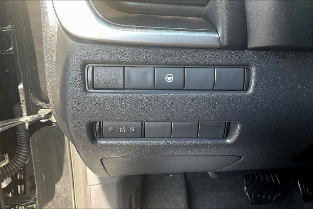 Used 2022 Nissan Rogue SV AWD/4WD image 15
