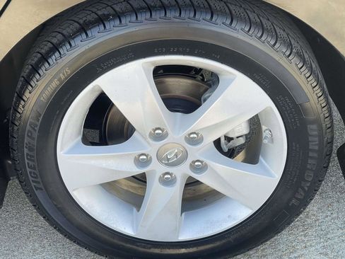 Used 2013 Hyundai Elantra GLS w/ Preferred Pkg FWD image 7