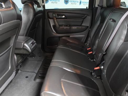 Used 2015 GMC Acadia SLT image 16