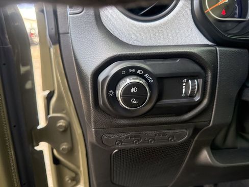 New 2025 Jeep Gladiator Sport image 24