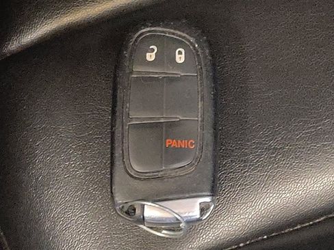 Used 2020 Jeep Cherokee Latitude Plus image 32