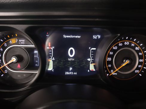 Used 2024 Jeep Wrangler Sport S image 4