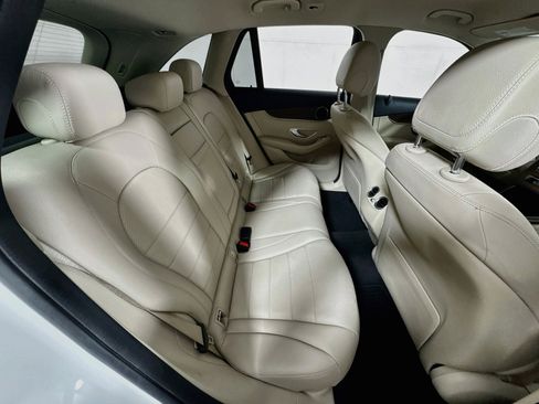 Used 2022 Mercedes-Benz GLC 300 4MATIC image 25