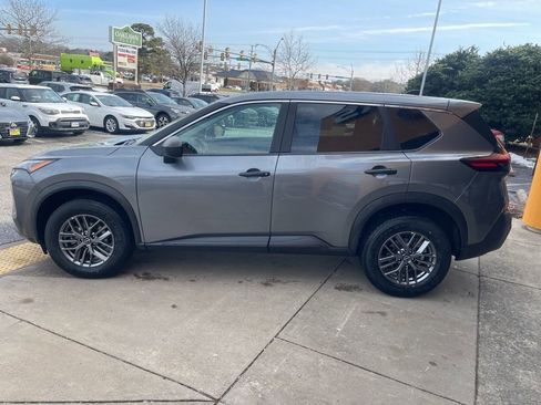 Used 2023 Nissan Rogue S image 7