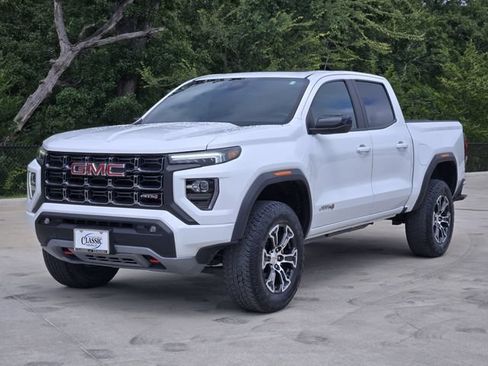 Used 2023 GMC Canyon AT4 w/ AT4 Premium Package AWD/4WD image 4