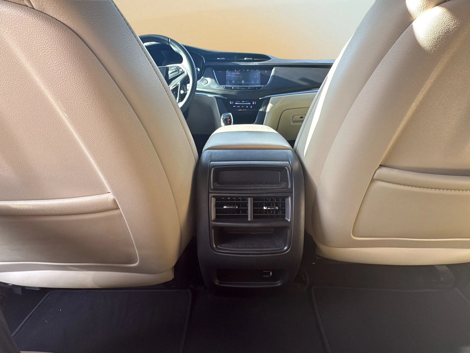 Used 2018 Cadillac XT5 FWD image 22