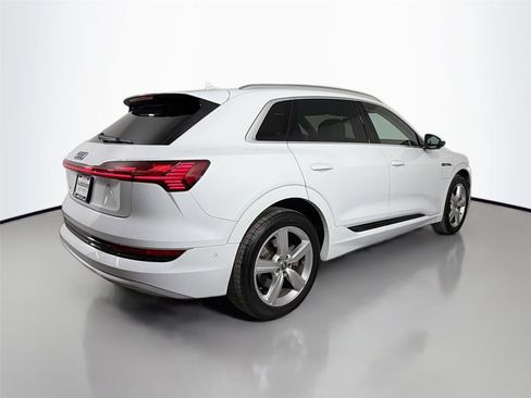 Used 2019 Audi e-tron Premium Plus AWD/4WD image 5