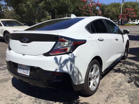 Used 2018 Chevrolet Volt LT w/ LT Driver Confidence Package FWD image 3