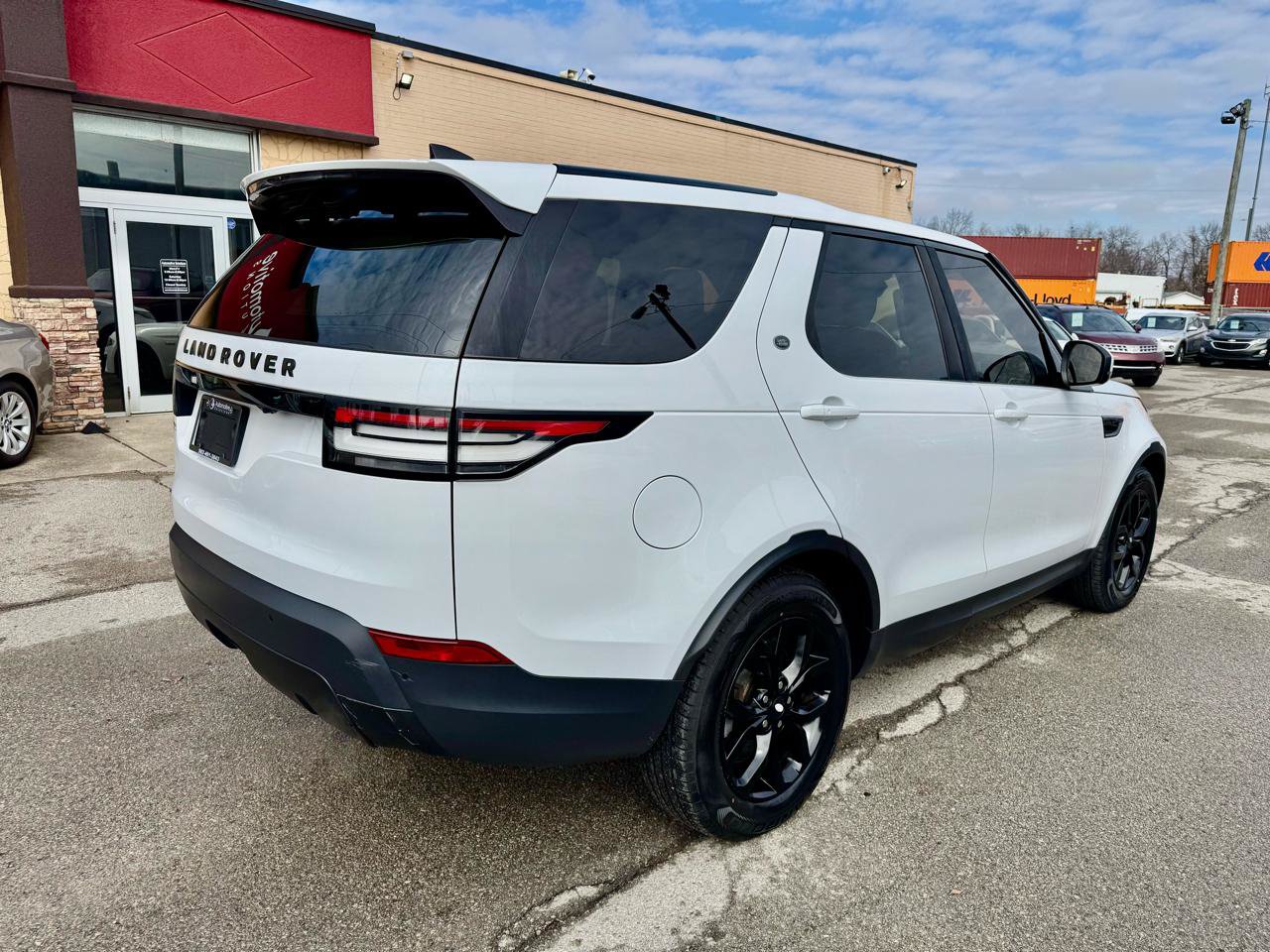 Used 2017 Land Rover Discovery SE AWD/4WD image 5